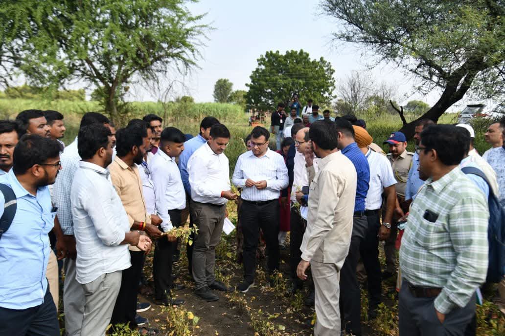 FB IMG 1791555181787 करपलेली पिके,आटलेल्या विहिरी अन् शेतकऱ्यांच्या डोळ्यांतील चिंता !