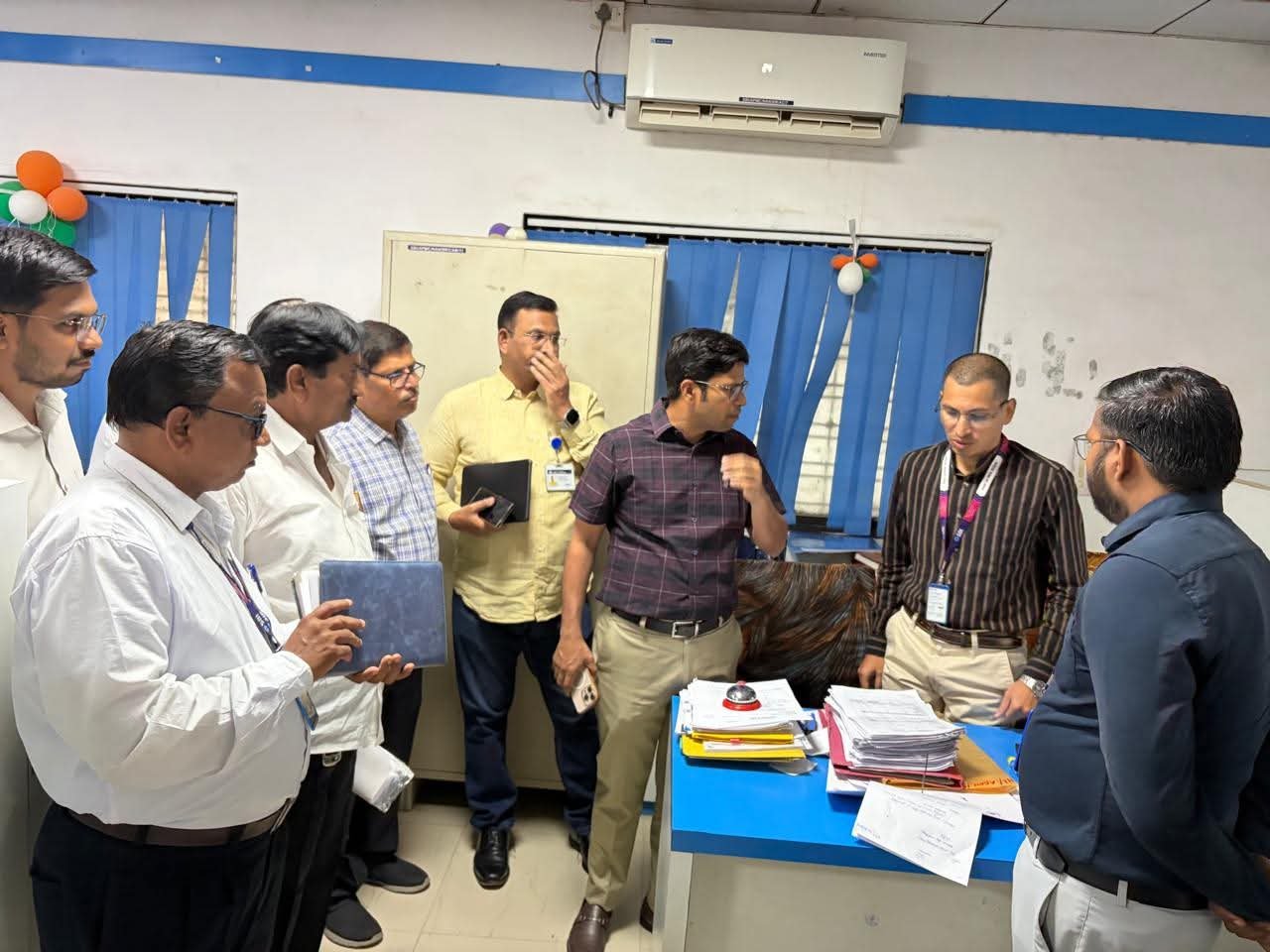 FB IMG 1792593060826 शेतकऱ्यांना विनाविलंब पीक कर्ज द्या; जिल्हाधिकाऱ्यांचे बँकांना निर्देश