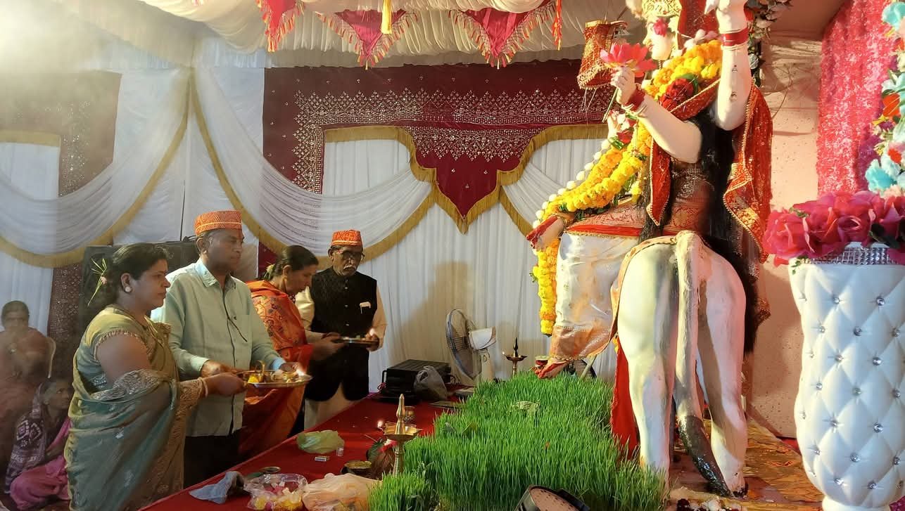 FB IMG 1792595585113 साडेतीन शक्तिपीठ दुर्गा मंडळाचा स्तुत्य उपक्रम; भक्तीसोबत व्यसनमुक्ती आणि पर्यावरण संवर्धनाचा जागर!