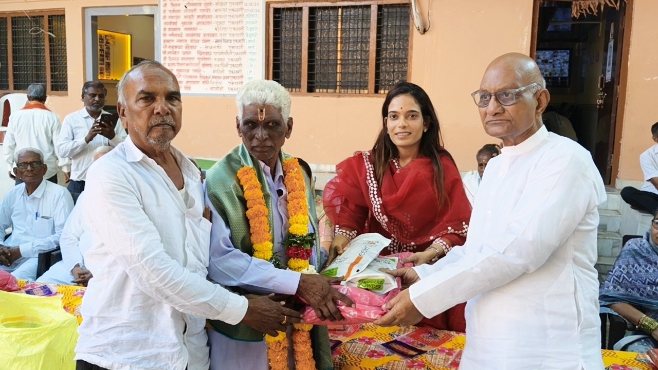 IMG20261007100632 01 श्री परमेश्वराच्या कृपाछायेत अयोध्या-काशी यात्रेची भक्तिमय सांगता