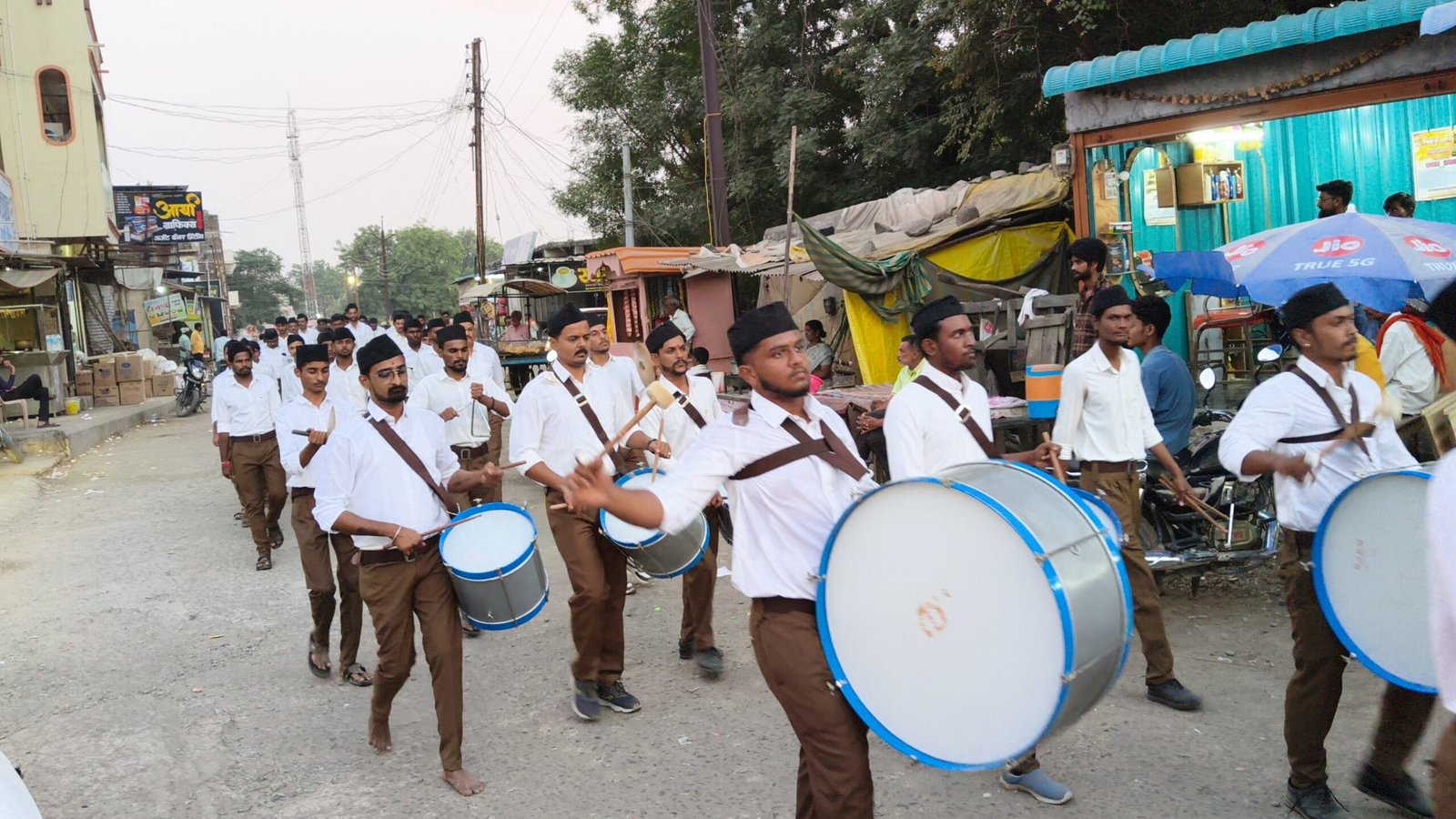 वाढोण्यात संघशक्तीचे दर्शन; राष्ट्रीय स्वयंसेवक संघाचा विजयादशमी उत्सव दिमाखात! 3 IMG20261018175803 scaled वाढोण्यात संघशक्तीचे दर्शन; राष्ट्रीय स्वयंसेवक संघाचा विजयादशमी उत्सव दिमाखात!