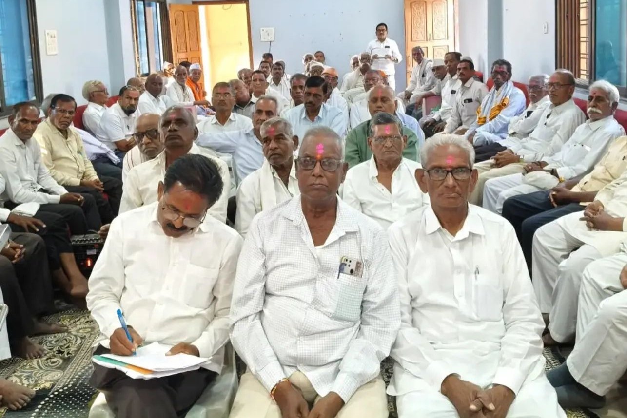 IMG 20261013 211712 ज्येष्ठांच्या न्याय्य हक्कांसाठी हिमायतनगरमध्ये श्री परमेश्वर ज्येष्ठ नागरिक सेवा संघाची बैठक!
