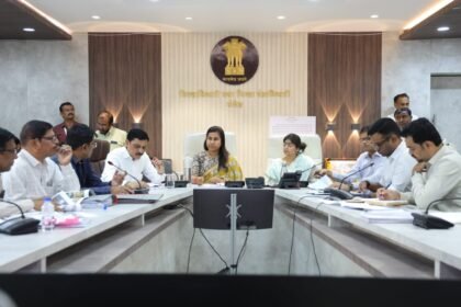ssss पाणीटंचाई, पीक कर्ज वाटप आणि सक्तीच्या वसुलीबाबत संवेदनशीलतेने काम करा - राज्यमंत्री मेघनाताई बोर्डीकर