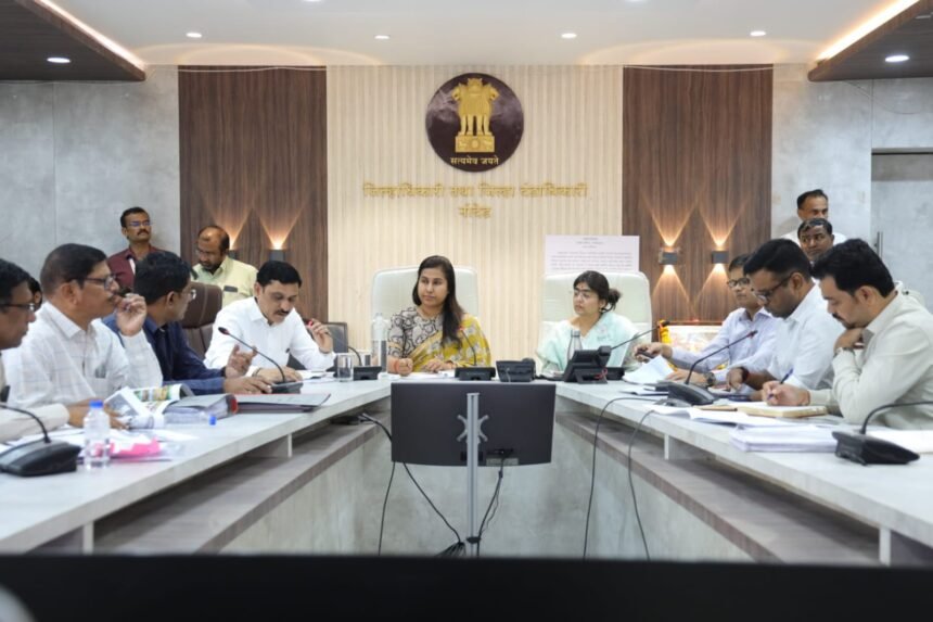 ssss पाणीटंचाई, पीक कर्ज वाटप आणि सक्तीच्या वसुलीबाबत संवेदनशीलतेने काम करा - राज्यमंत्री मेघनाताई बोर्डीकर